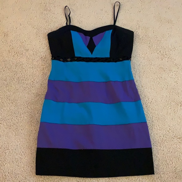 Color Block Dress - Picture 2 of 10
